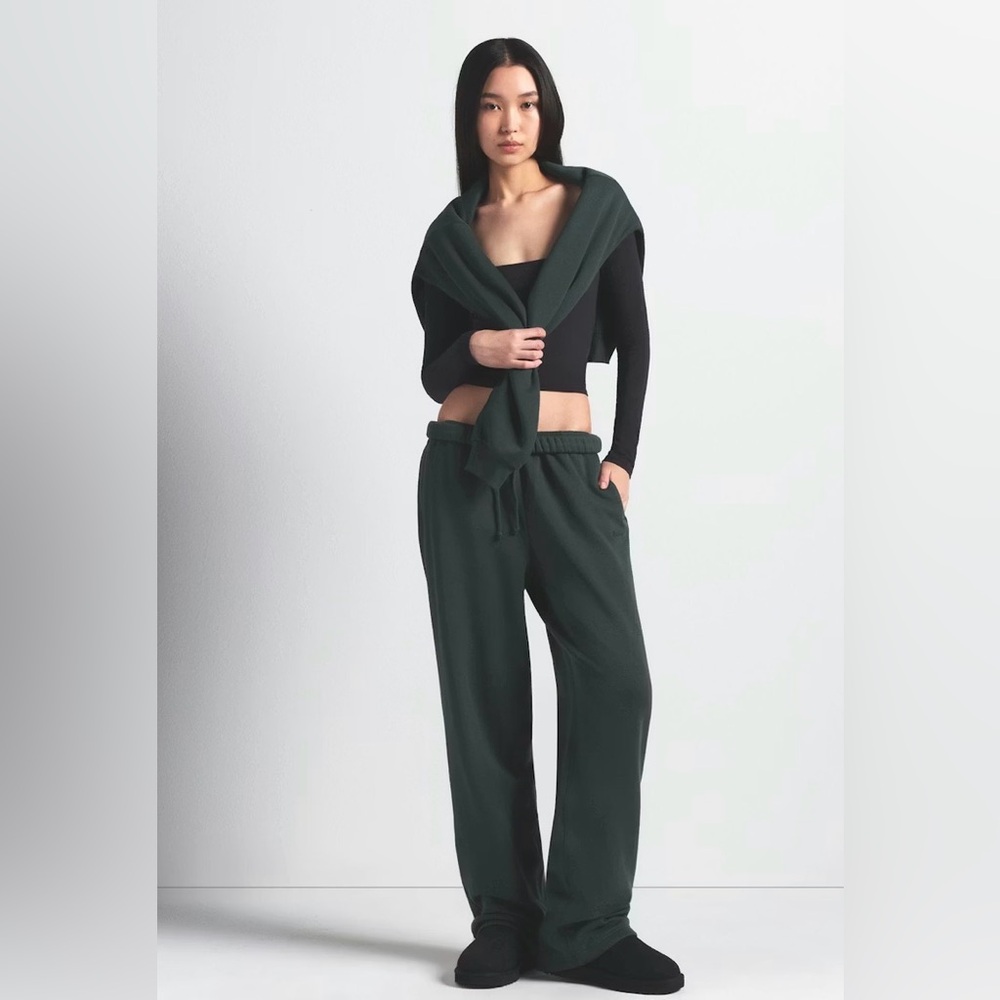 Skims | CLASSIC STRAIGHT LEG PANT | Spruce Green